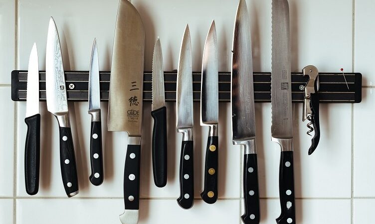 Buying Guide: Everything You Should Know About Kitchen Knives